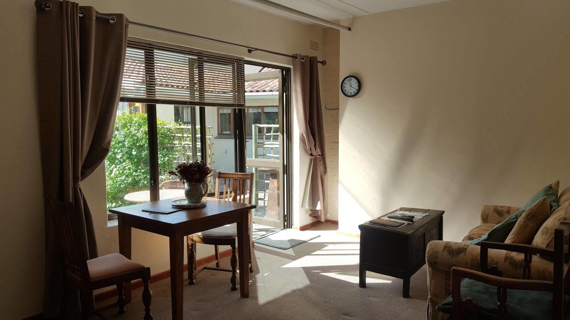 Riverside Cottages คอนสแตนเทีย ภายนอก รูปภาพ